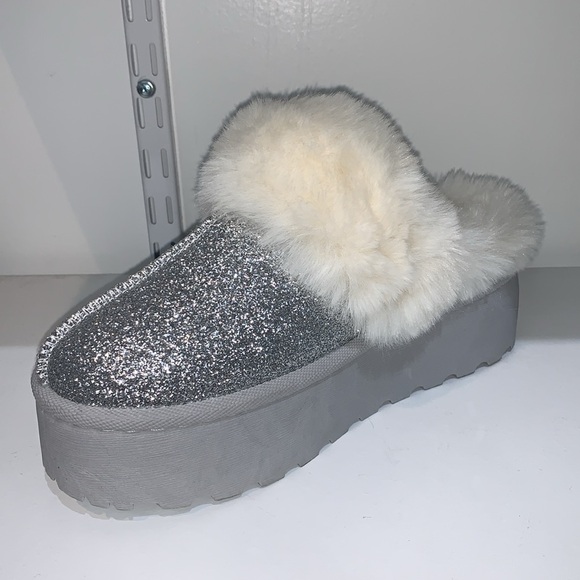 PLATFORM SPARKLY SILVER FUR SLIPPERS - Picture 5 of 8